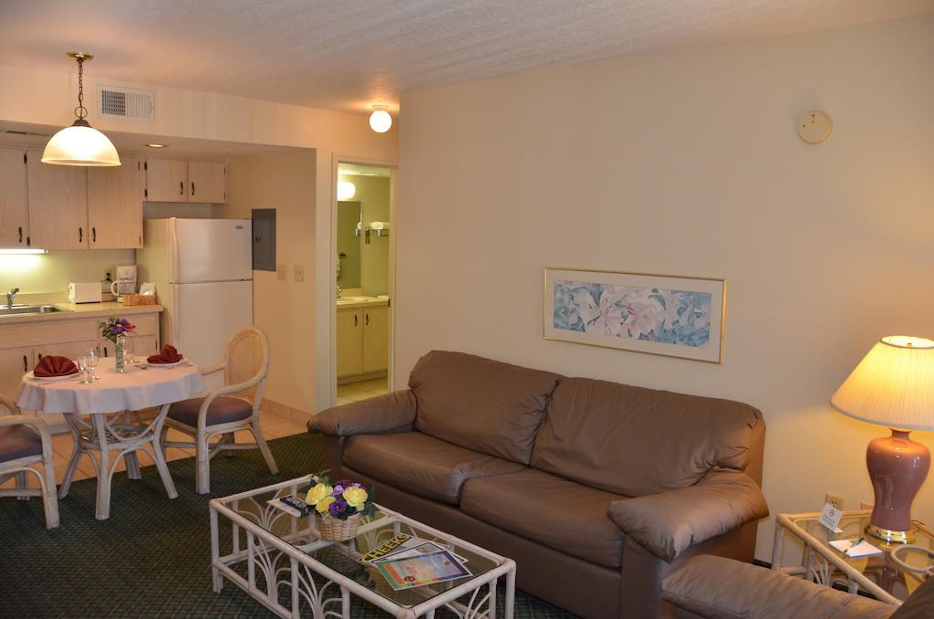 Cypress Cove Nudist Resort Поинсиана Стая снимка