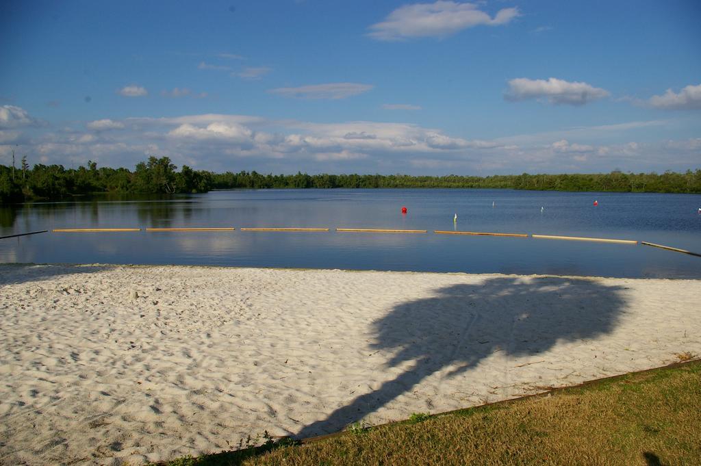 Cypress Cove Nudist Resort Поинсиана Екстериор снимка