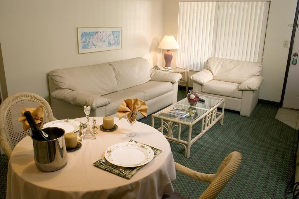Cypress Cove Nudist Resort Поинсиана Стая снимка