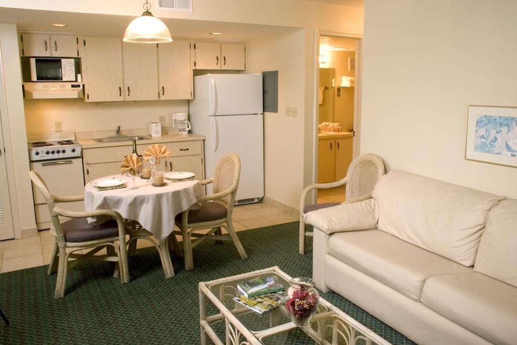 Cypress Cove Nudist Resort Поинсиана Стая снимка